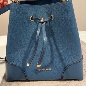 Michael Kors Blue Shoulder Bag with Gold Hardware